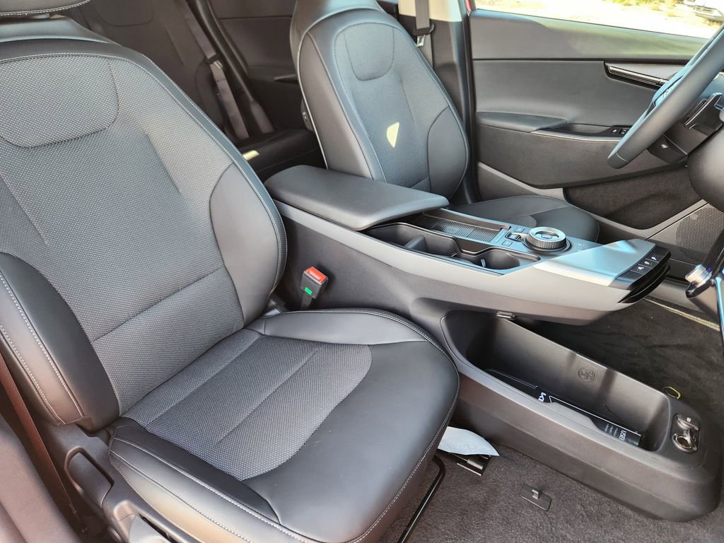 New 2025 Kia EV6 Light w/ Light LR Technology Package image 13