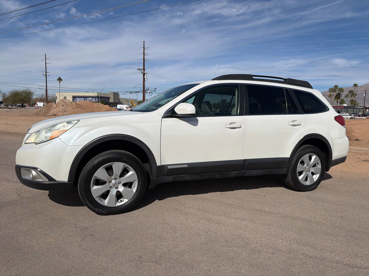 Used 2010 Subaru Outback 2.5i Limited image 4