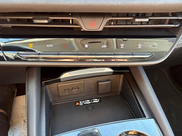 Used 2025 Buick Envision Sport Touring AWD/4WD image 13