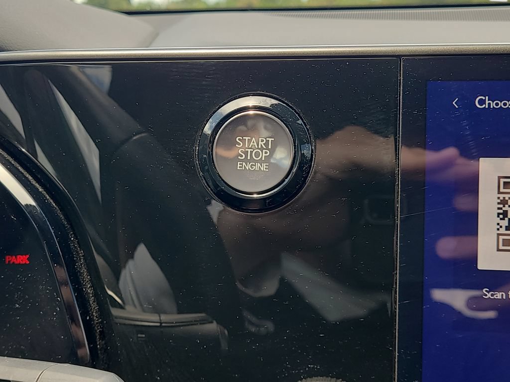 Used 2025 Lexus NX 250 FWD w/ Towing Package (2000 Lbs) image 25