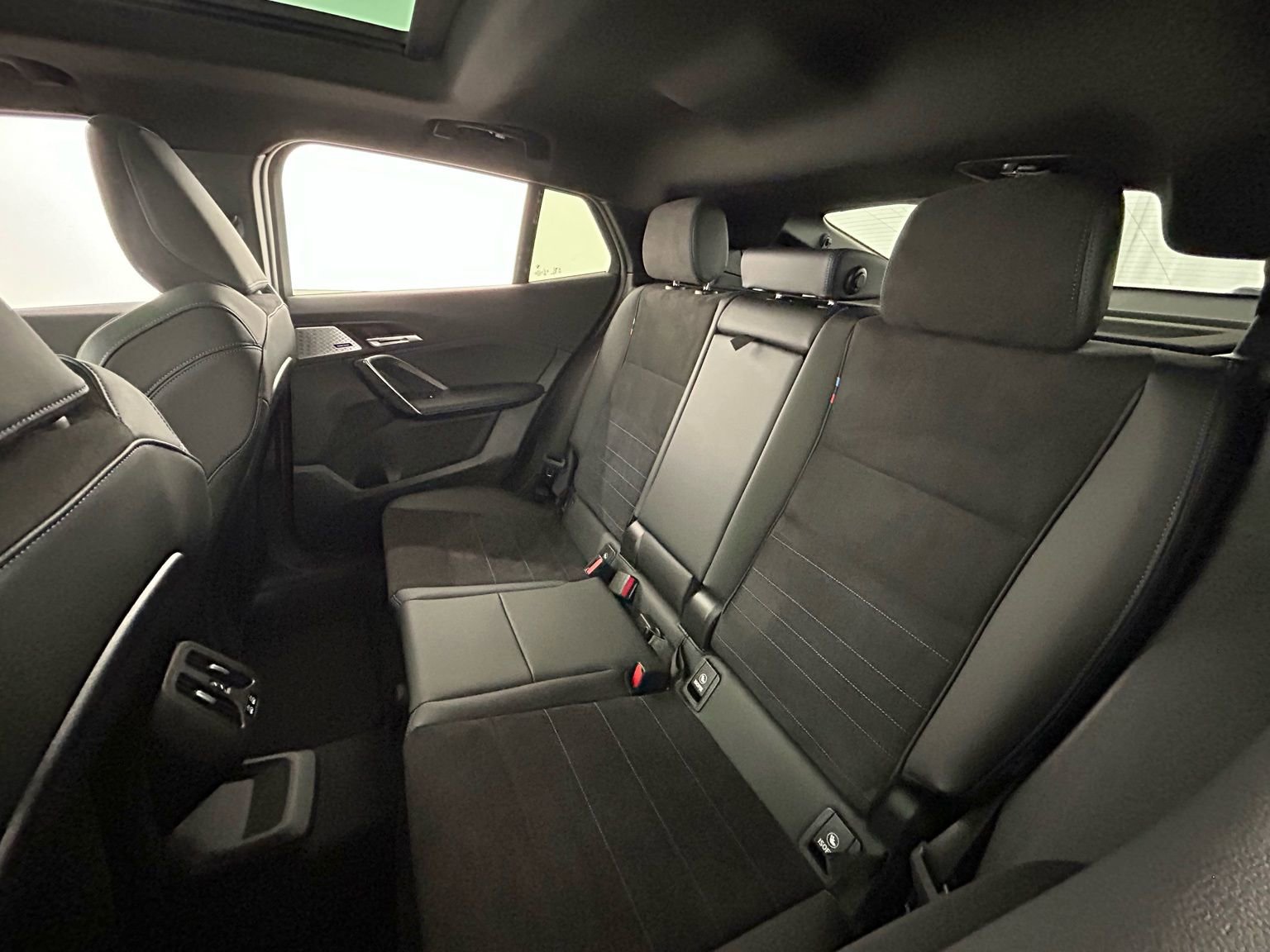 Used 2025 BMW X2 M35i image 32