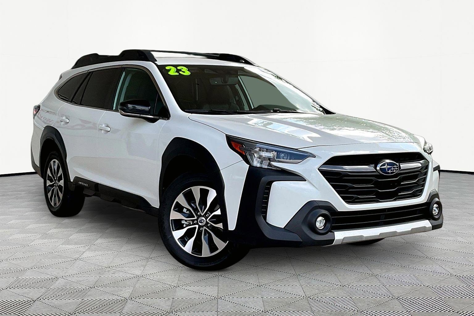 Used 2023 Subaru Outback Limited AWD/4WD image 3