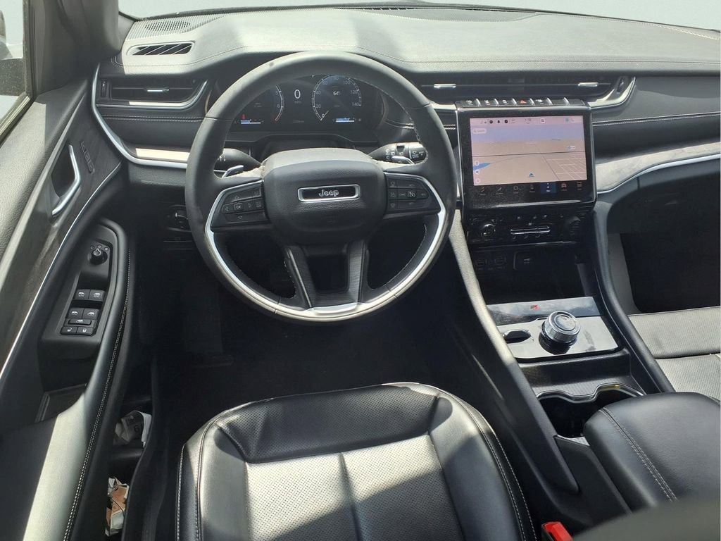 Used 2024 Jeep Grand Cherokee L Limited w/ Luxury Tech Group II AWD/4WD image 12