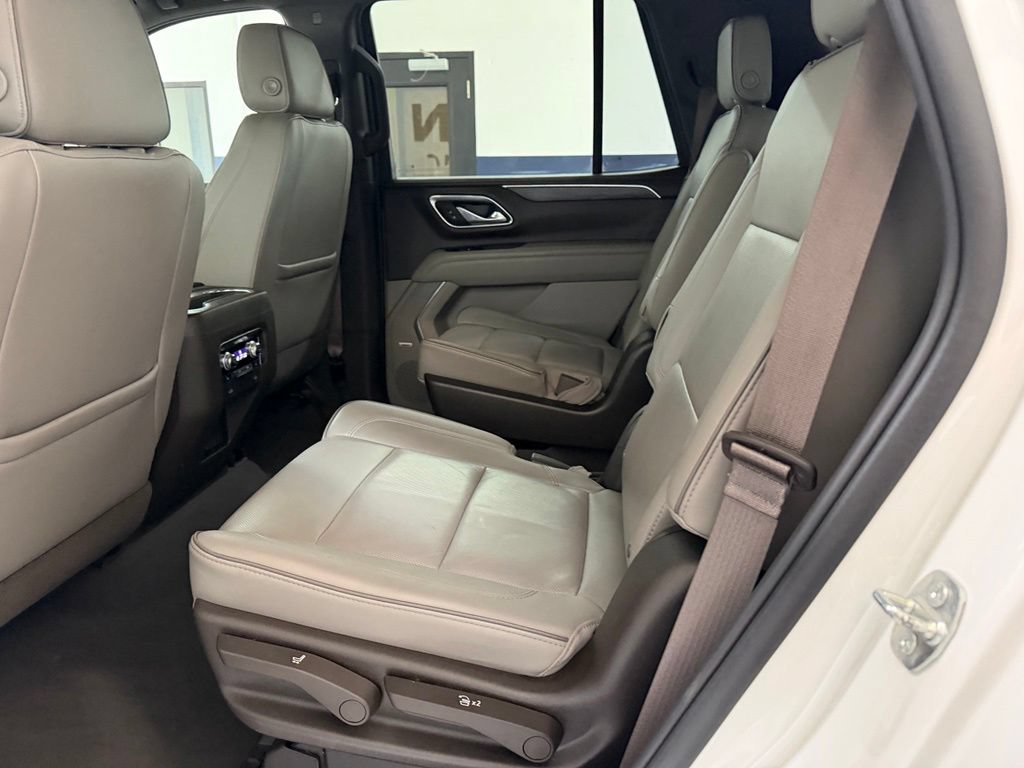 Used 2021 GMC Yukon SLT w/ SLT Luxury Plus Package AWD/4WD image 32