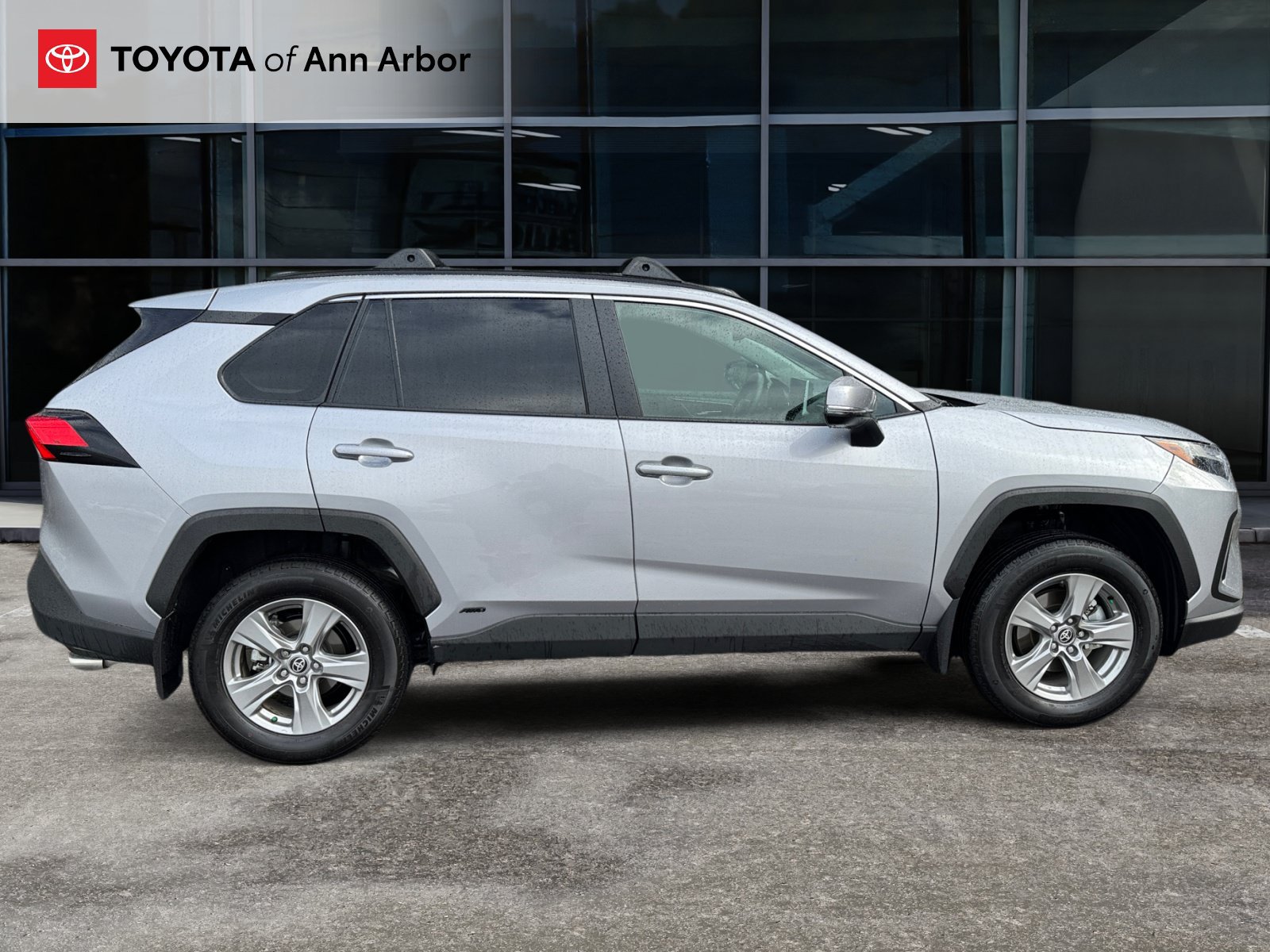 Used 2025 Toyota RAV4 XLE w/ Convenience Package AWD/4WD image 13