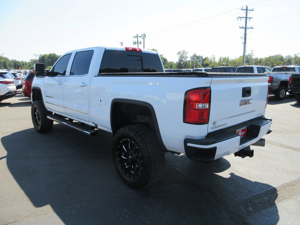 Used 2019 GMC Sierra 2500 Denali w/ Duramax Plus Package AWD/4WD image 10