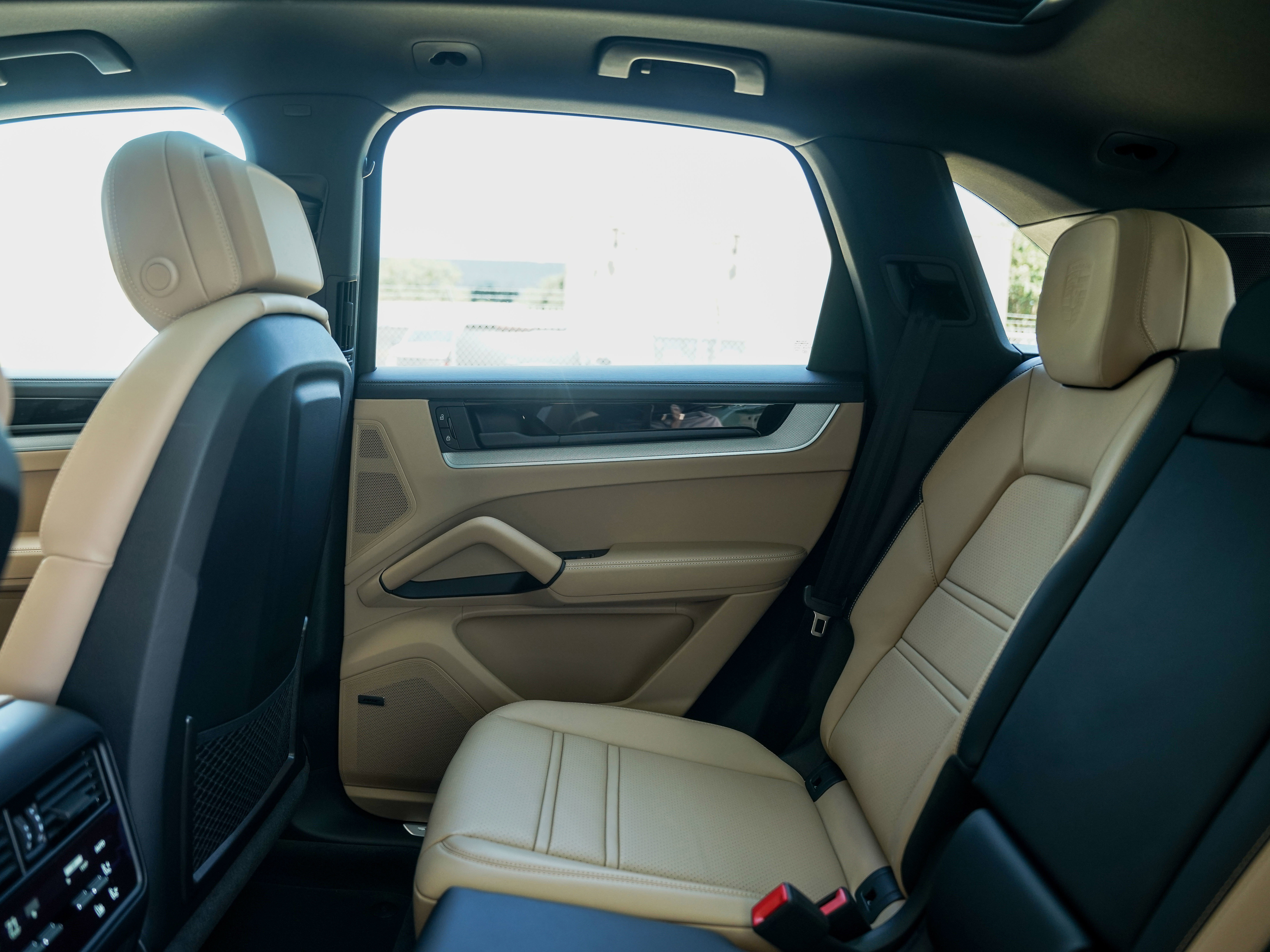 New 2025 Porsche Cayenne image 27