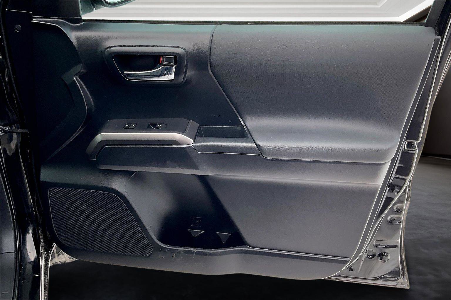 Used 2019 Toyota Tacoma TRD Off-Road image 19