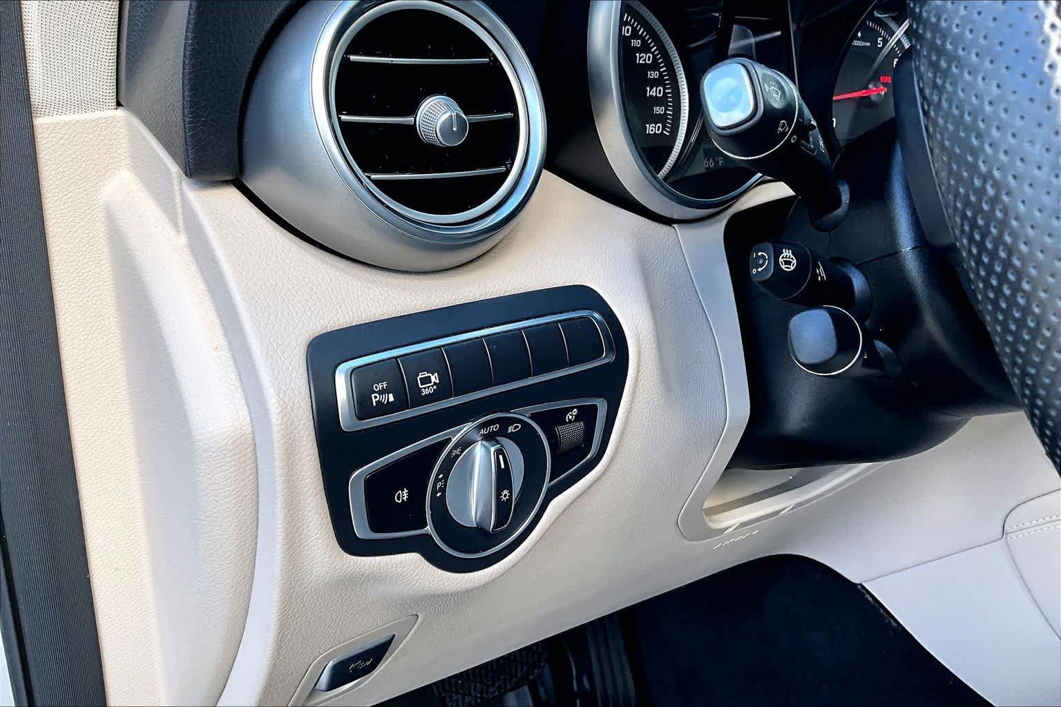 Used 2019 Mercedes-Benz GLC 300 4MATIC image 37