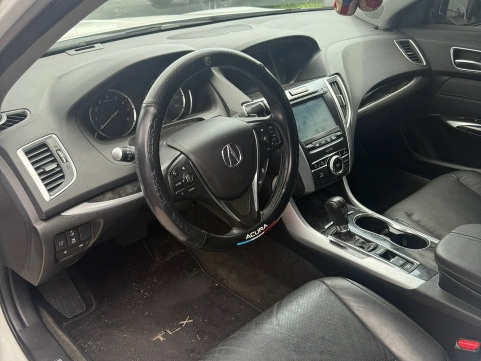 Used 2018 Acura TLX w/ Technology Package FWD image 5