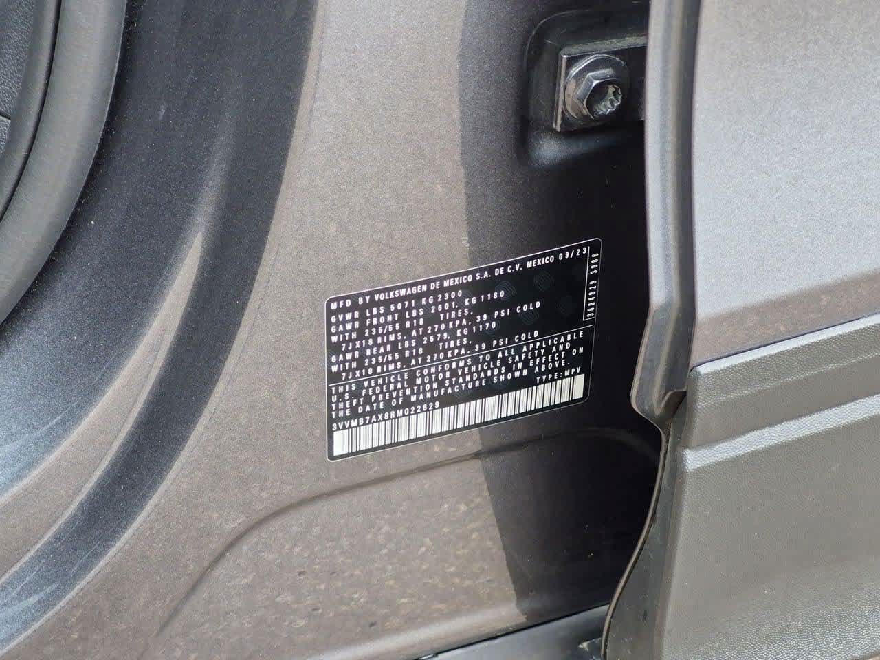 Used 2024 Volkswagen Tiguan SE AWD/4WD image 36