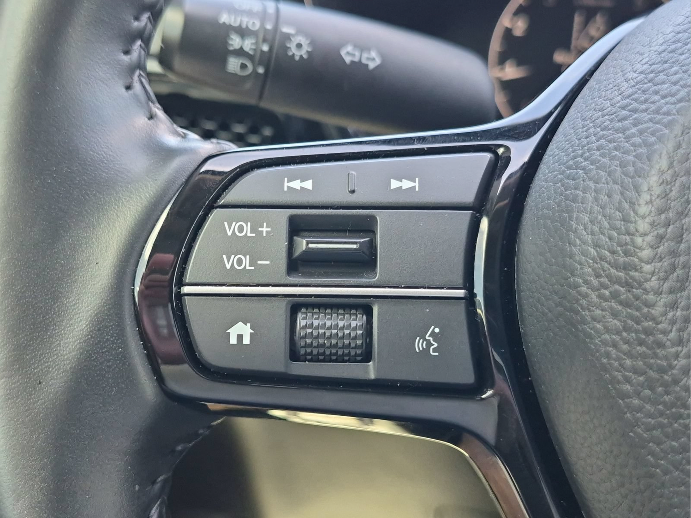 Used 2025 Honda CR-V EX-L image 13