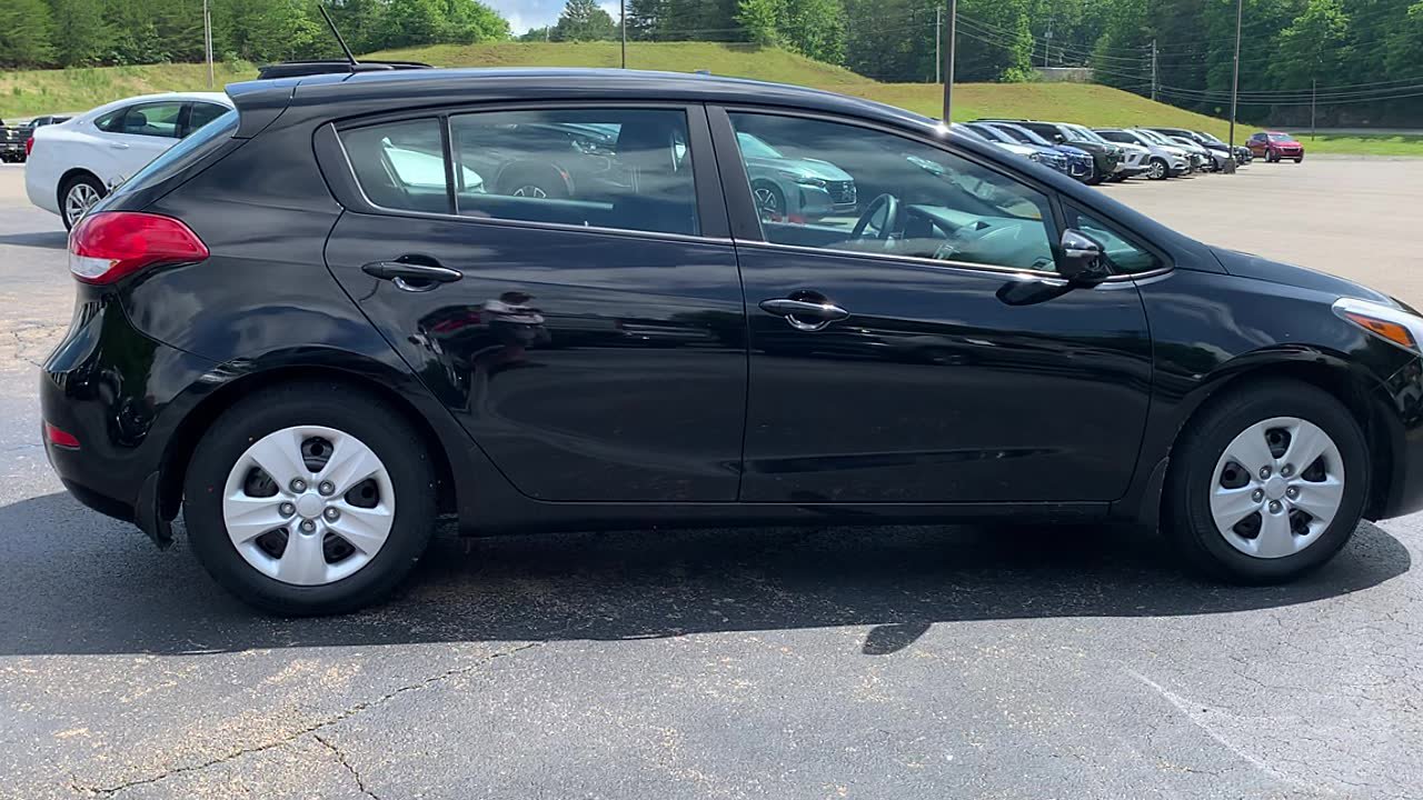 Used 2017 Kia Forte LX FWD image 8