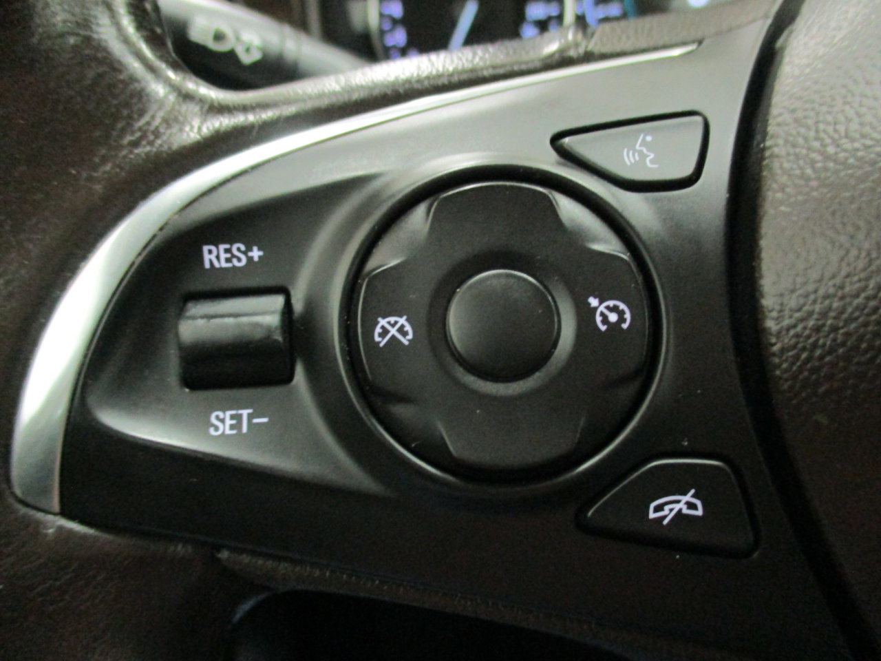 Used 2017 Buick LaCrosse Preferred image 23