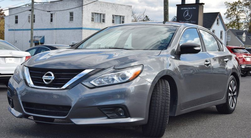 Used 2018 Nissan Altima 2.5 SV image 2