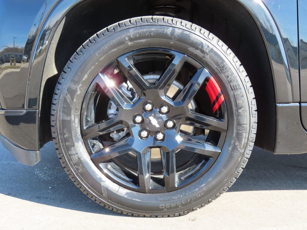 Used 2021 Chevrolet Traverse Premier w/ Redline Edition image 17