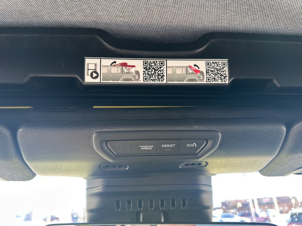 Used 2022 Jeep Wrangler Unlimited Sahara w/ Cold Weather Group image 21