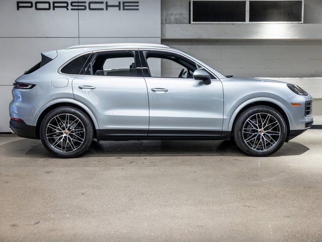 Used 2025 Porsche Cayenne image 9