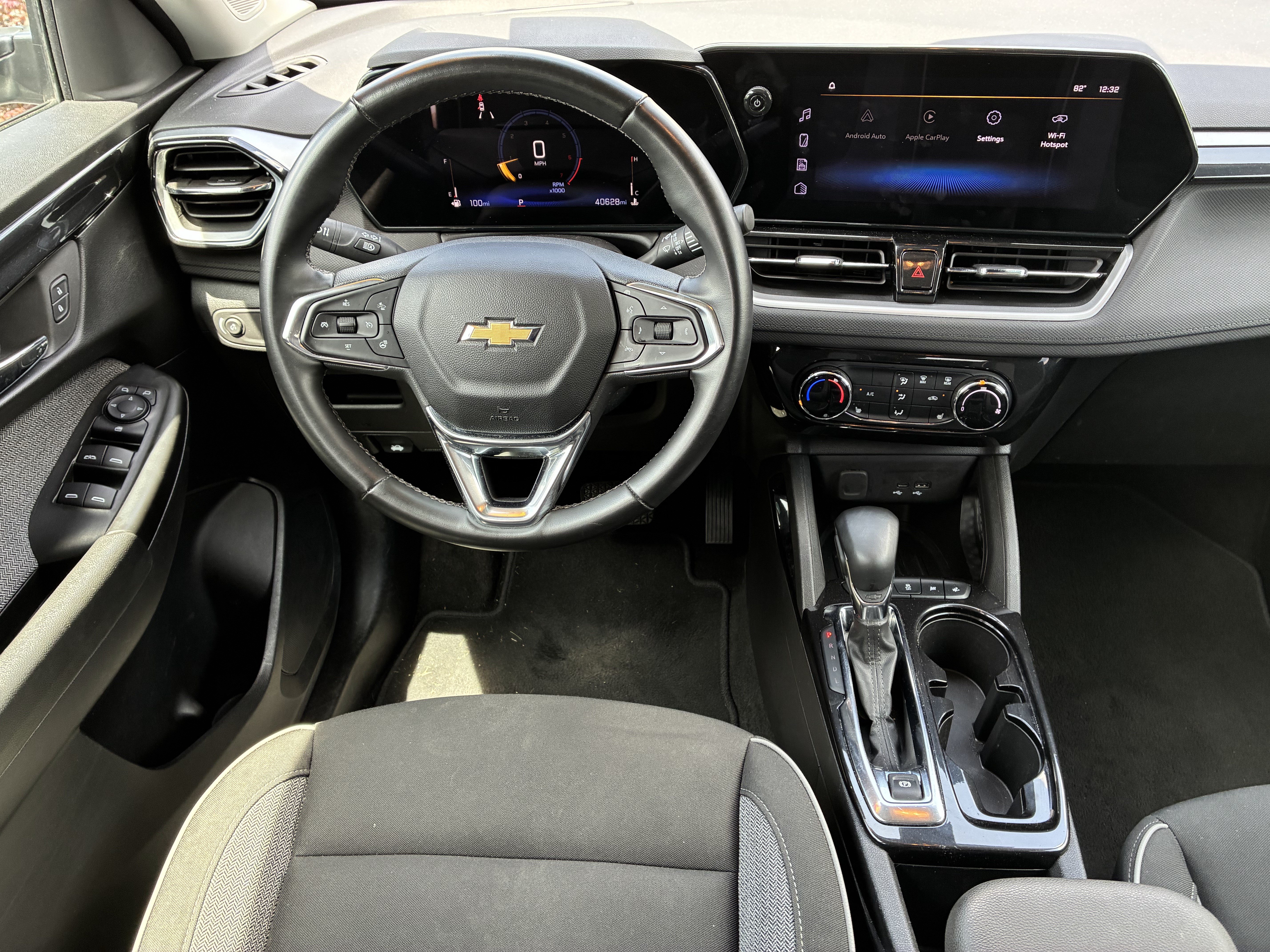 Used 2024 Chevrolet TrailBlazer LT w/ LT Cold Weather Package FWD image 19