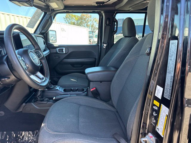 Used 2024 Jeep Wrangler Unlimited Sahara AWD/4WD image 40