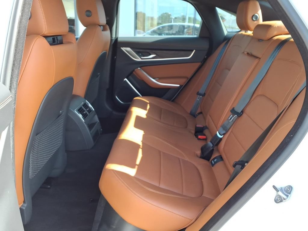 Used 2022 Jaguar XF R-Dynamic SE AWD/4WD image 8