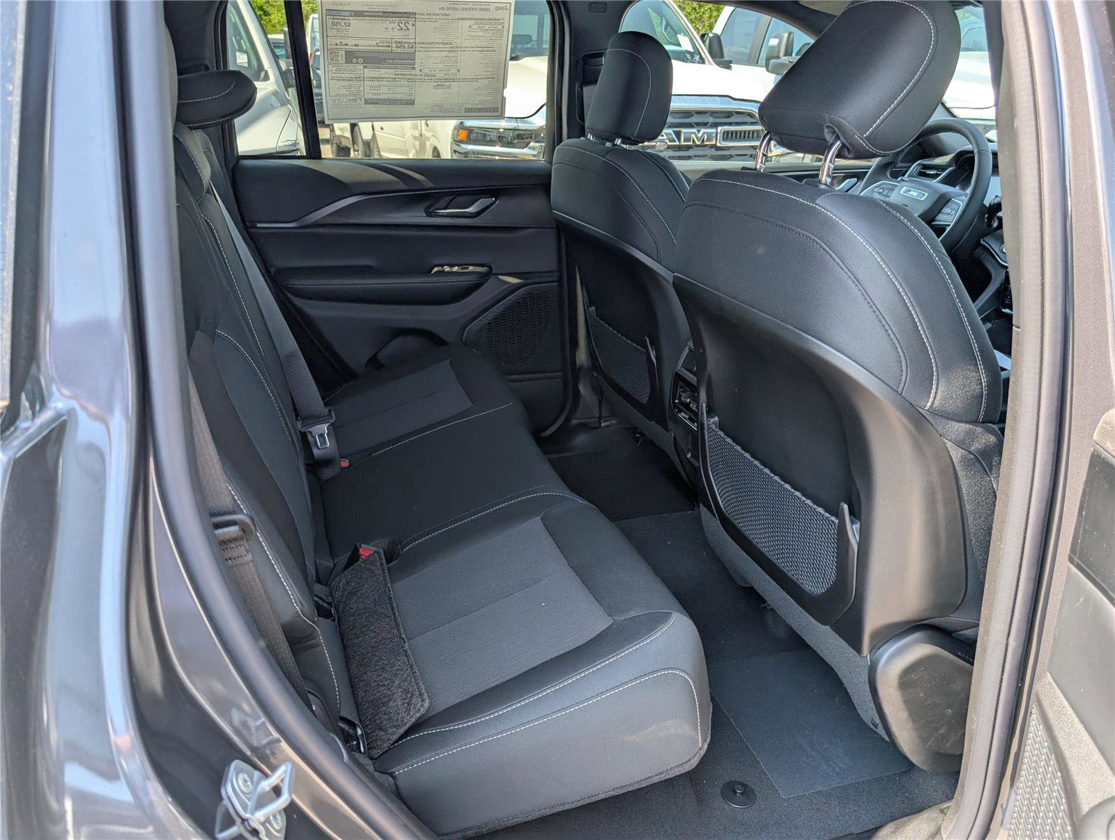 New 2026 Jeep Grand Cherokee Laredo AWD/4WD image 7