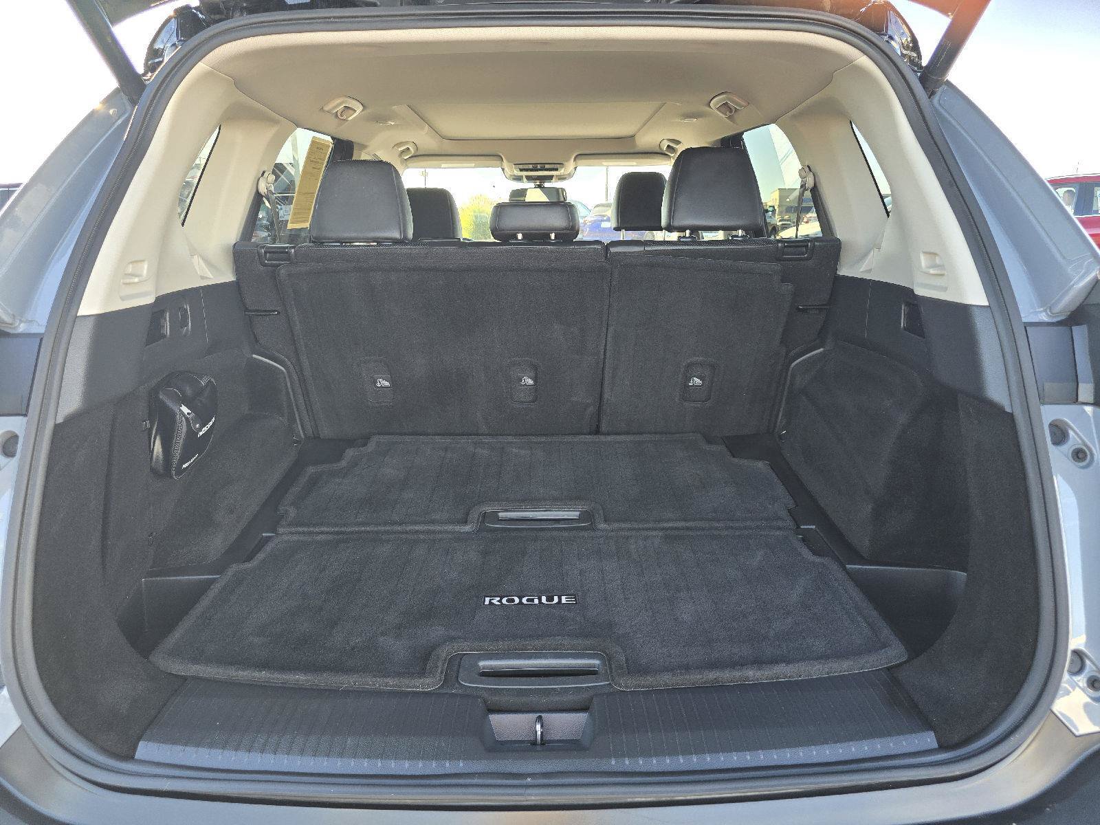 Used 2021 Nissan Rogue Platinum AWD/4WD image 12