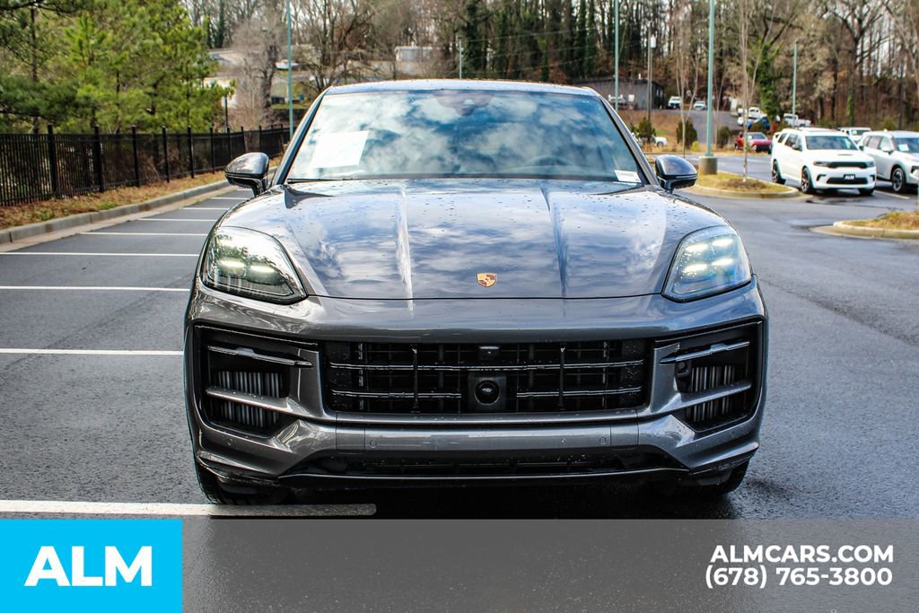Used 2025 Porsche Cayenne GTS w/ Technology Package image 9