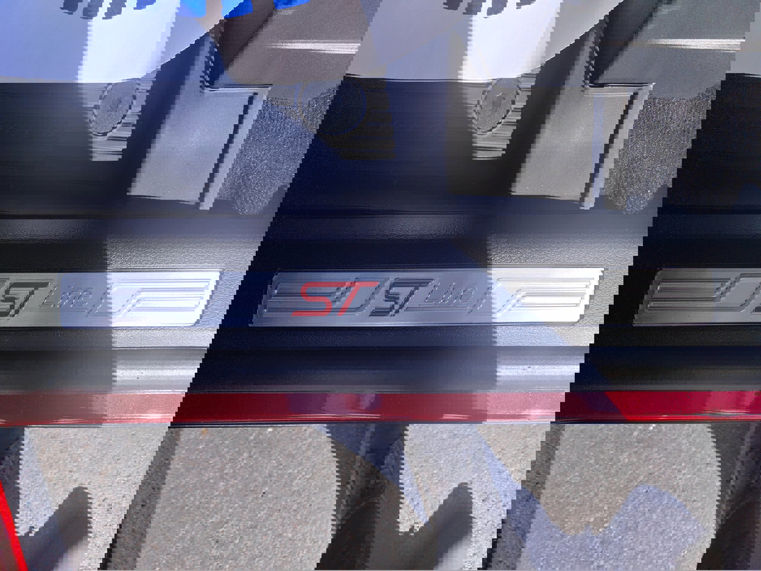 Used 2025 Ford Explorer ST-Line w/ Premium Package image 15