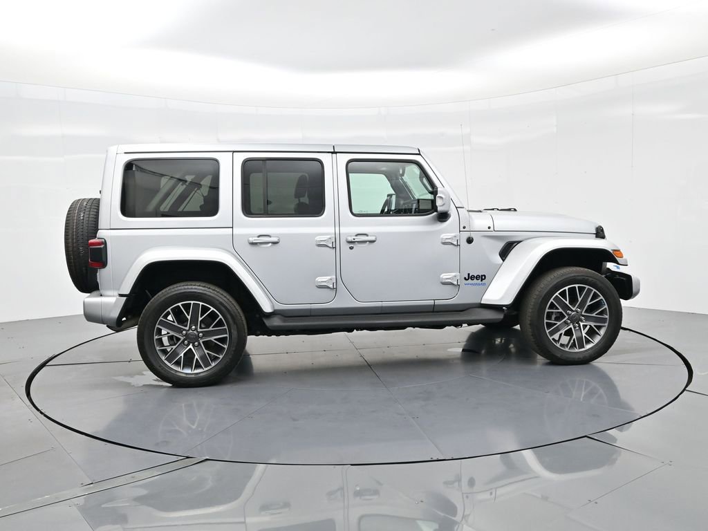 Used 2022 Jeep Wrangler Unlimited Sahara image 5