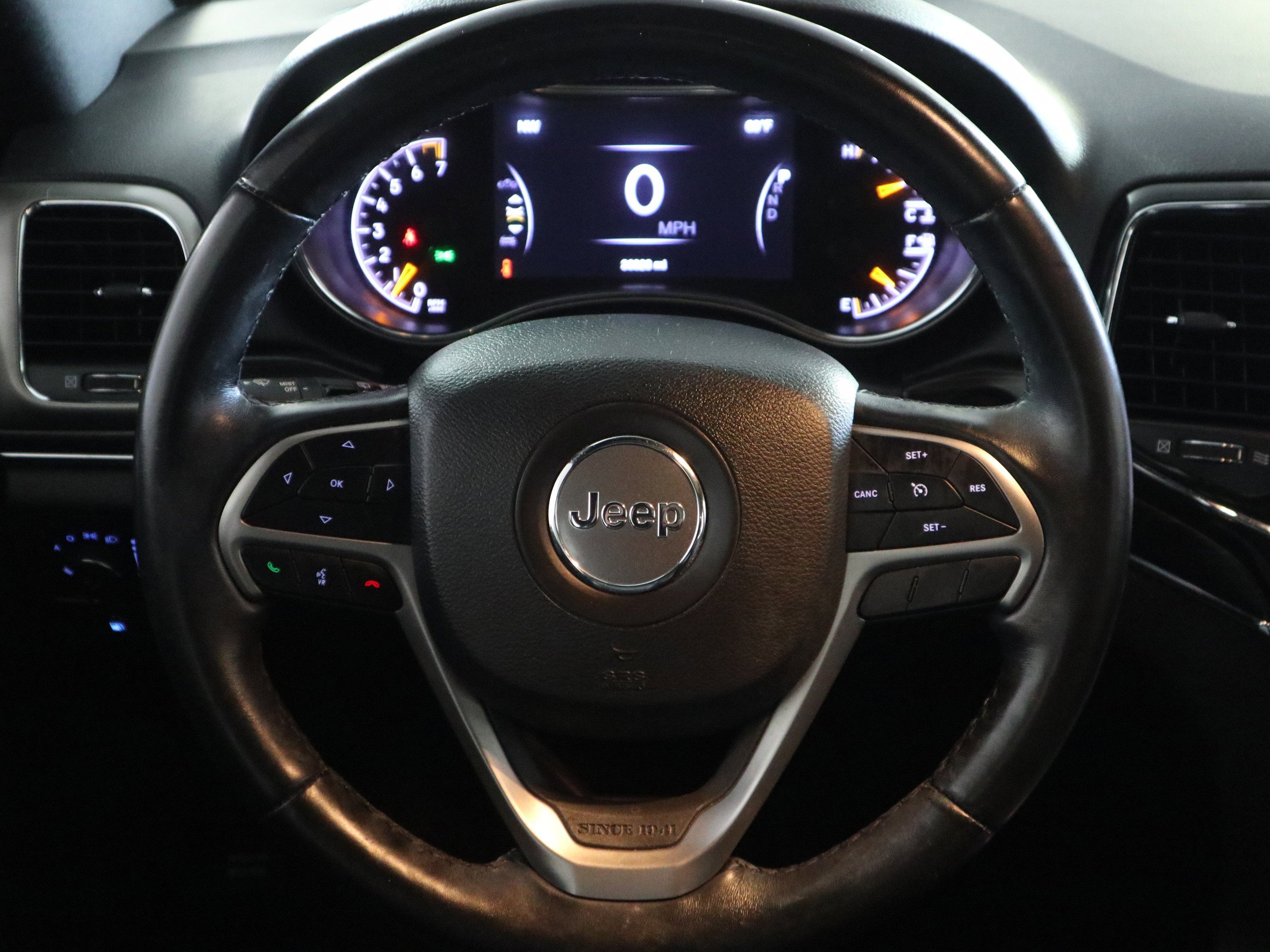 Used 2021 Jeep Grand Cherokee Limited w/ Luxury Group II image 17