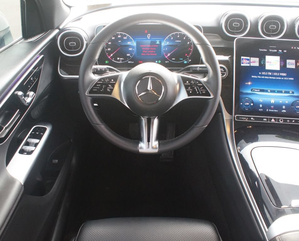 Used 2025 Mercedes-Benz GLC 300 image 5
