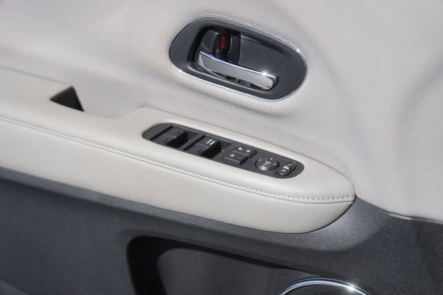 Used 2017 Honda HR-V EX image 29