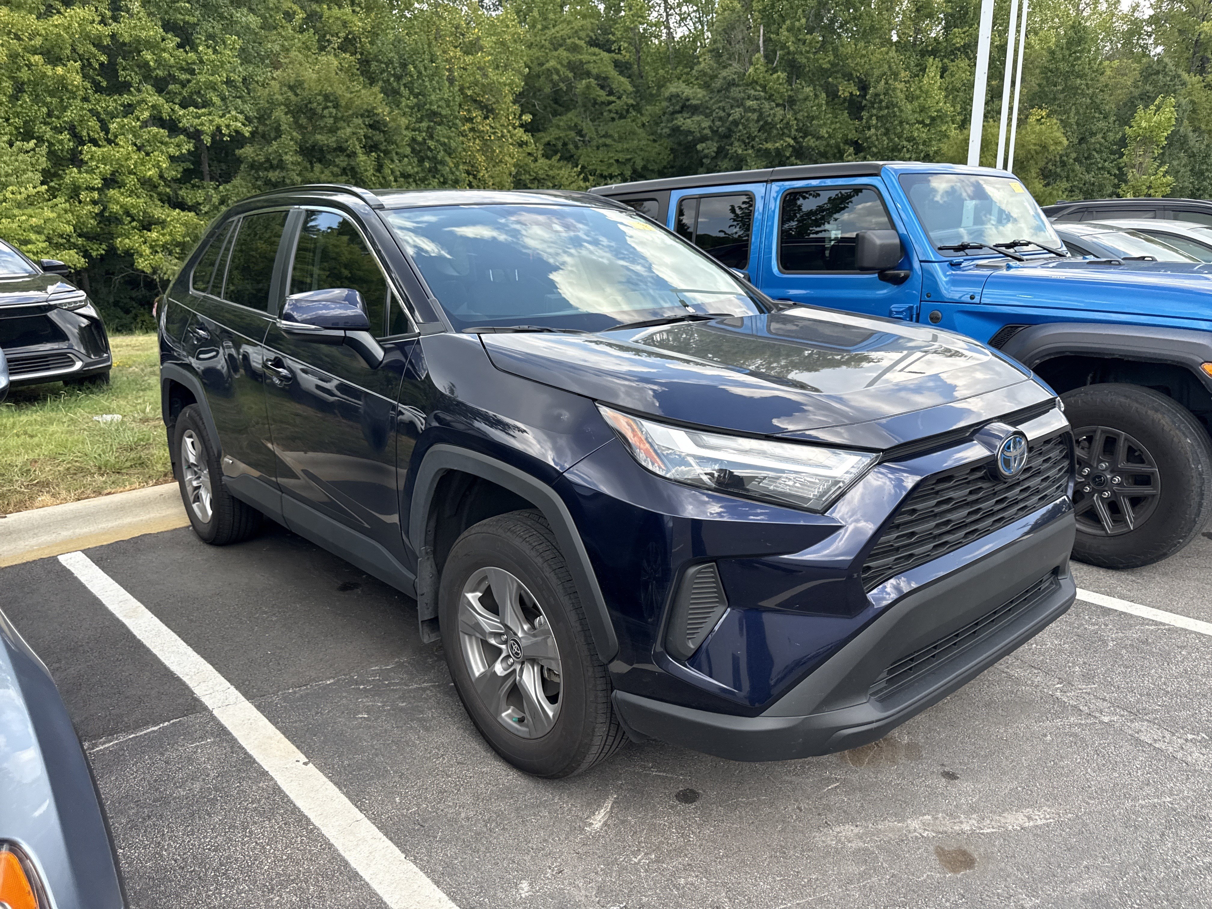 Used 2024 Toyota RAV4 XLE w/ Convenience Package AWD/4WD image 40
