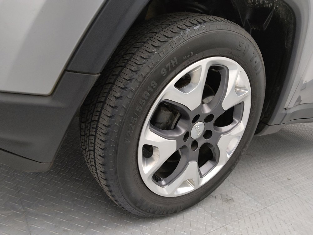 Used 2020 Jeep Compass Limited image 31