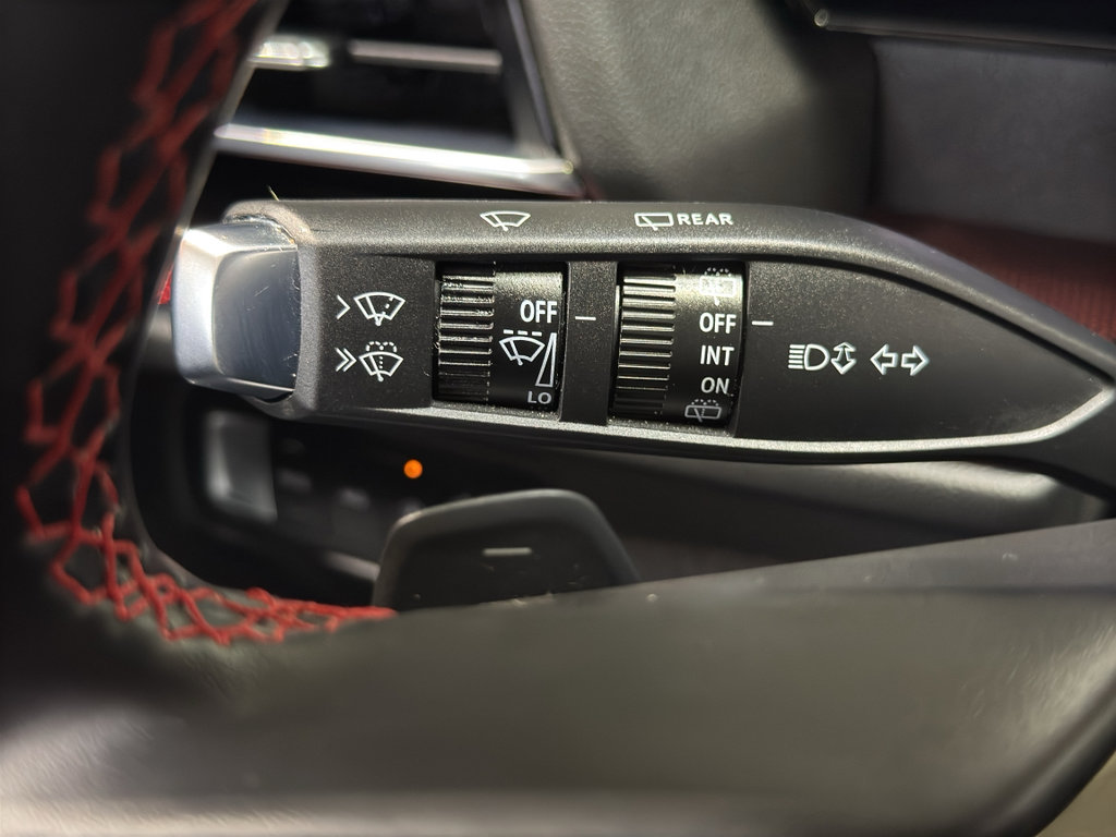 Used 2024 Chevrolet Traverse RS AWD/4WD image 26