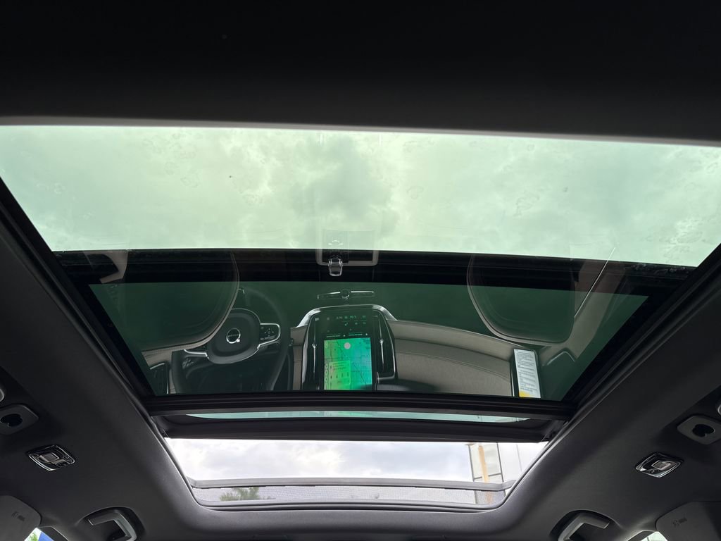 New 2026 Volvo XC90 B6 Plus w/ Protection Package Premier image 16