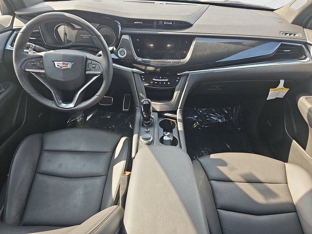 Used 2025 Cadillac XT6 Sport w/ LPO, Floor Liner Package image 9