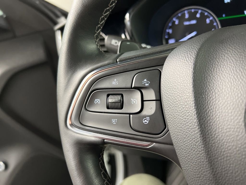 Used 2023 Buick Envision Essence AWD/4WD image 18