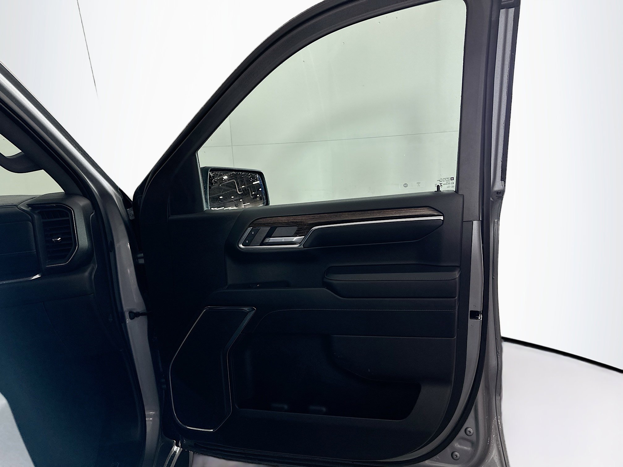 Used 2024 GMC Sierra 1500 Elevation image 30