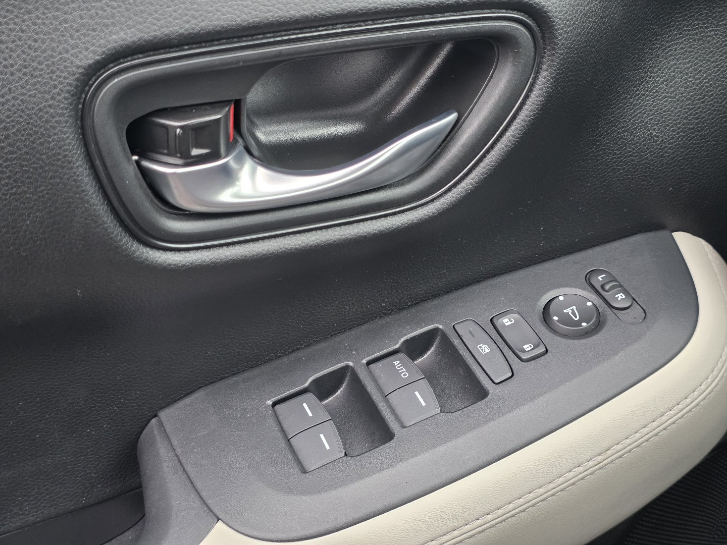 Certified 2024 Honda HR-V LX image 25