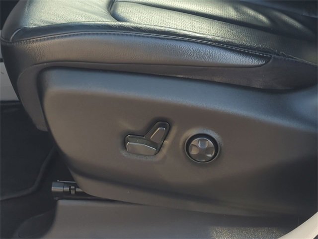 Used 2021 Chrysler Pacifica Touring-L w/ Uconnect Theater Family Group image 19