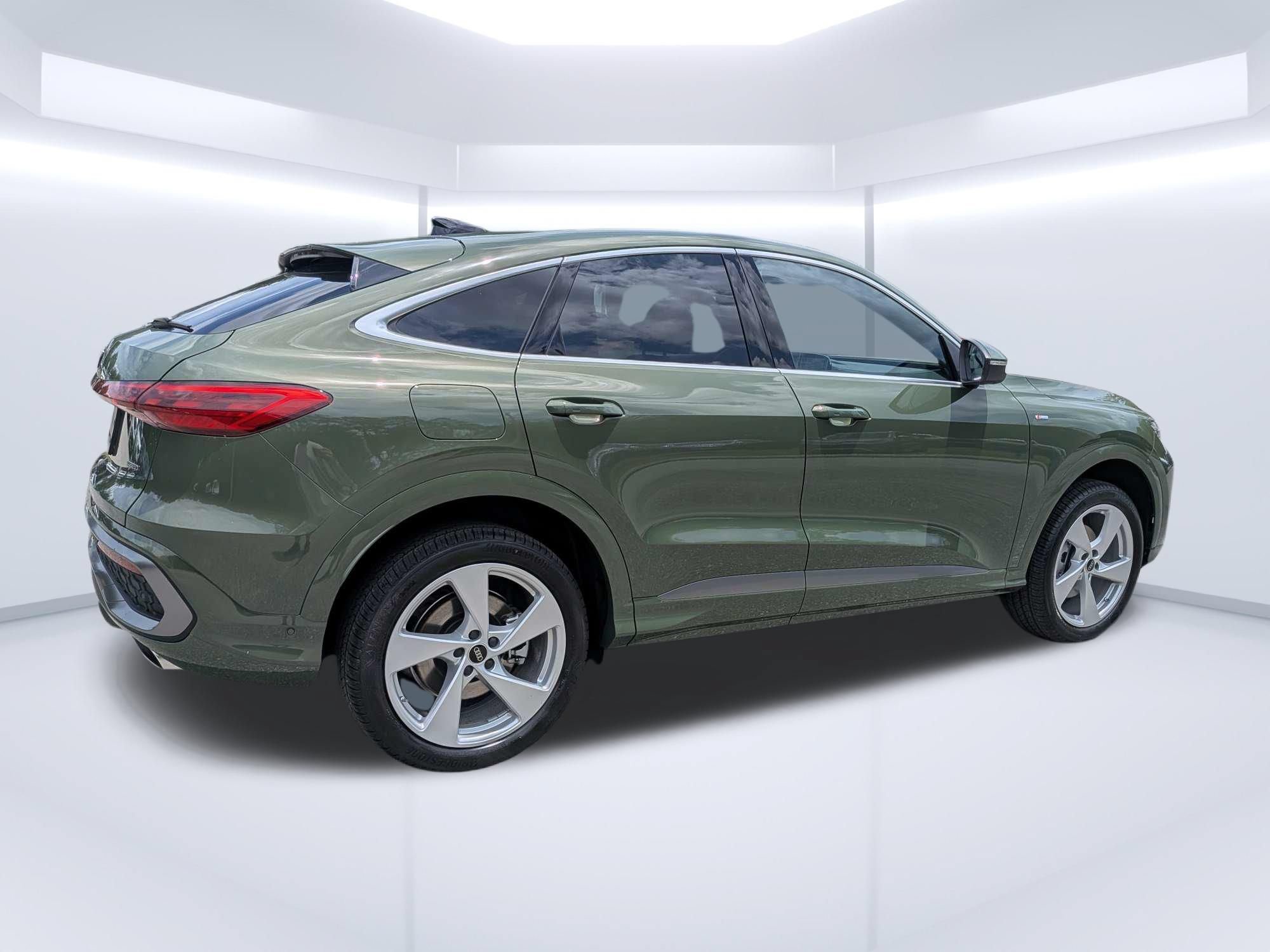 New 2026 Audi Q5 Premium Plus AWD/4WD image 3