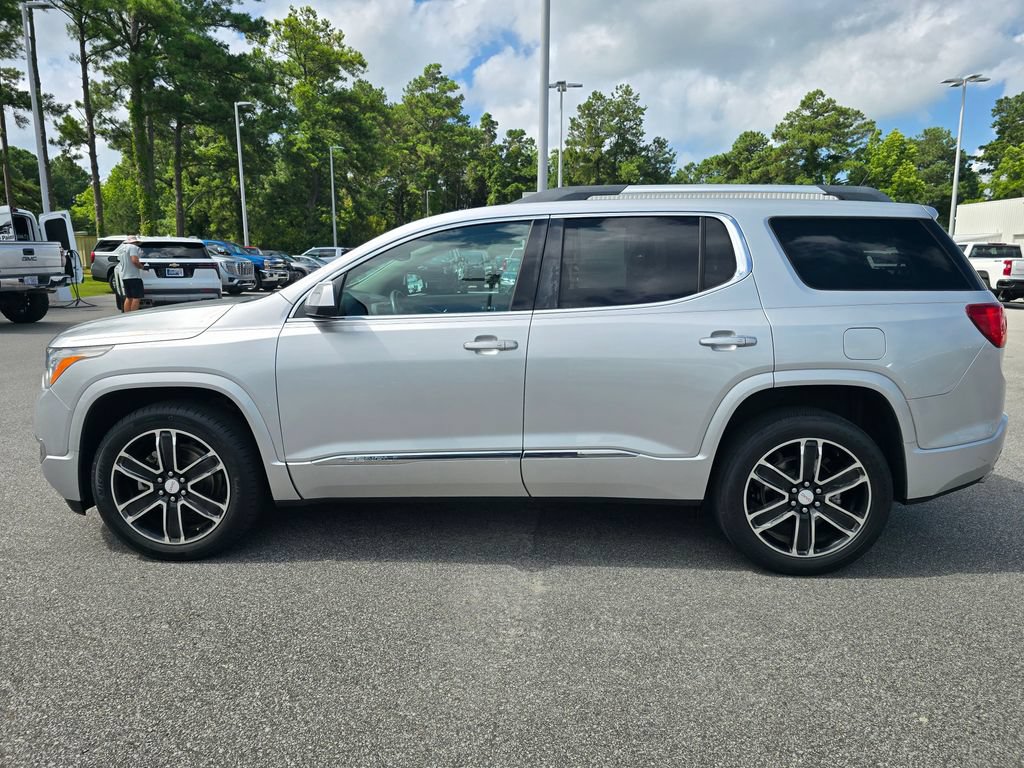 Used 2017 GMC Acadia Denali w/ Technology Package FWD video 2