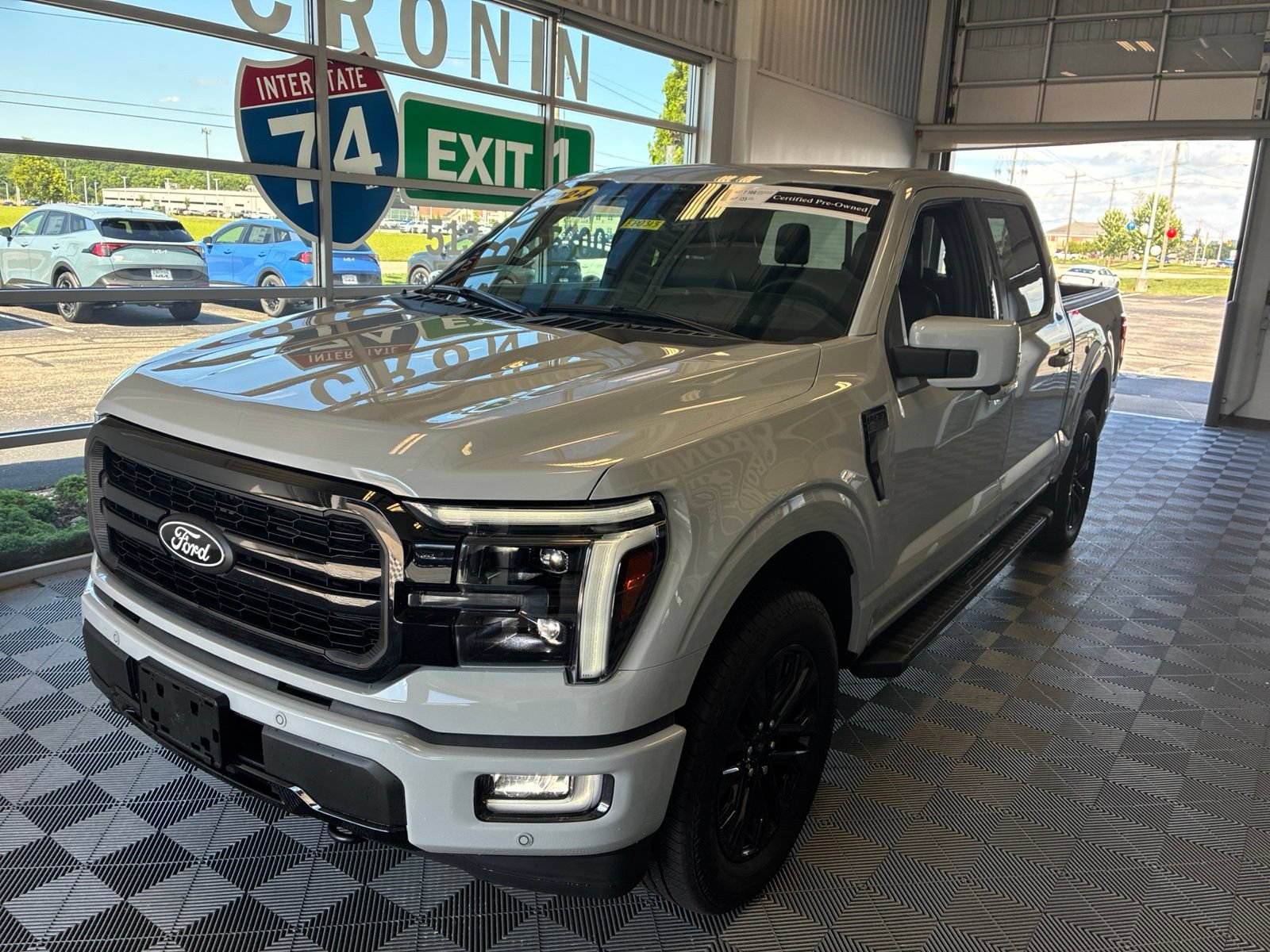 Used 2024 Ford F150 Lariat AWD/4WD image 3