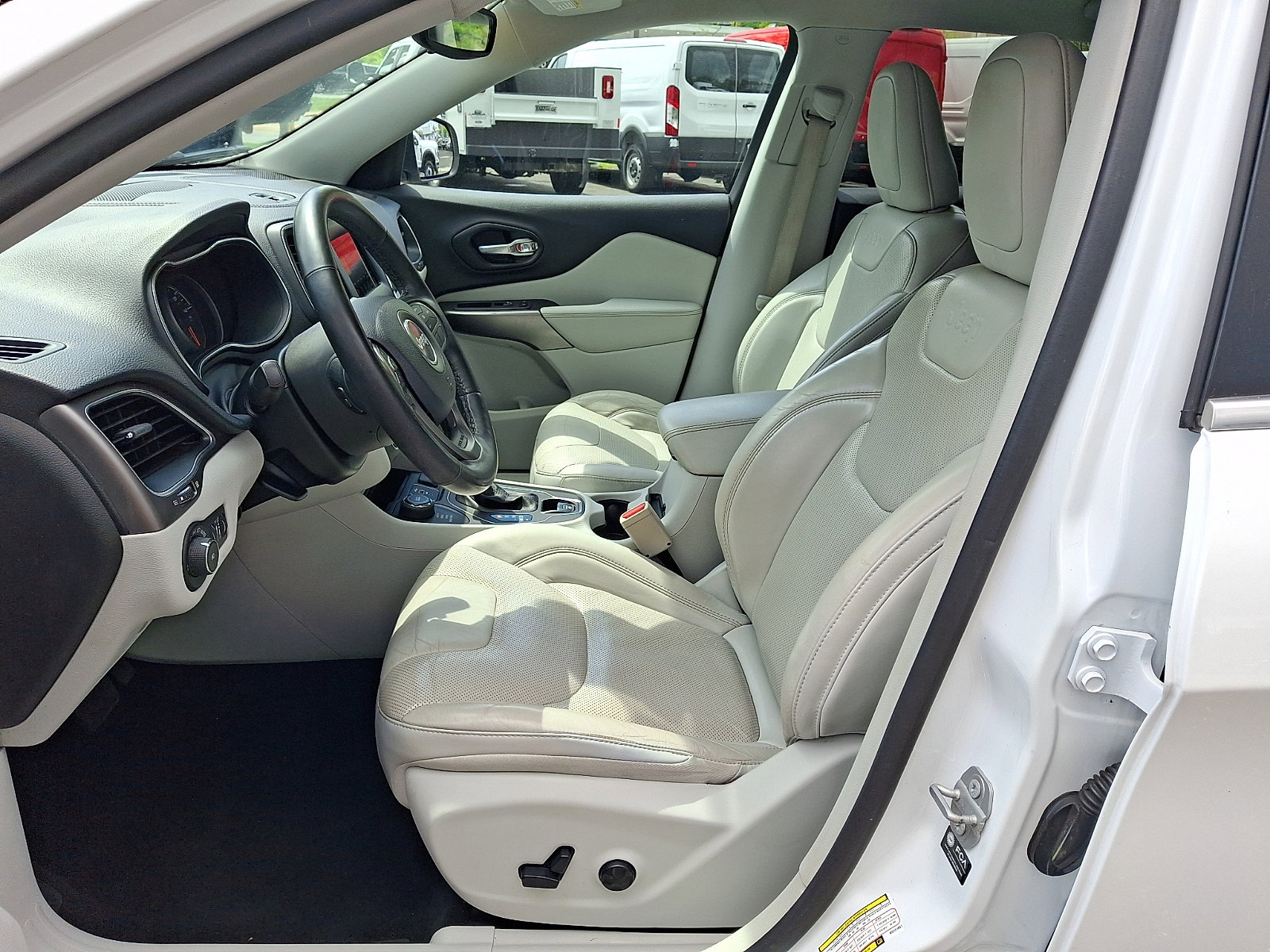 Used 2021 Jeep Cherokee Latitude Lux image 14