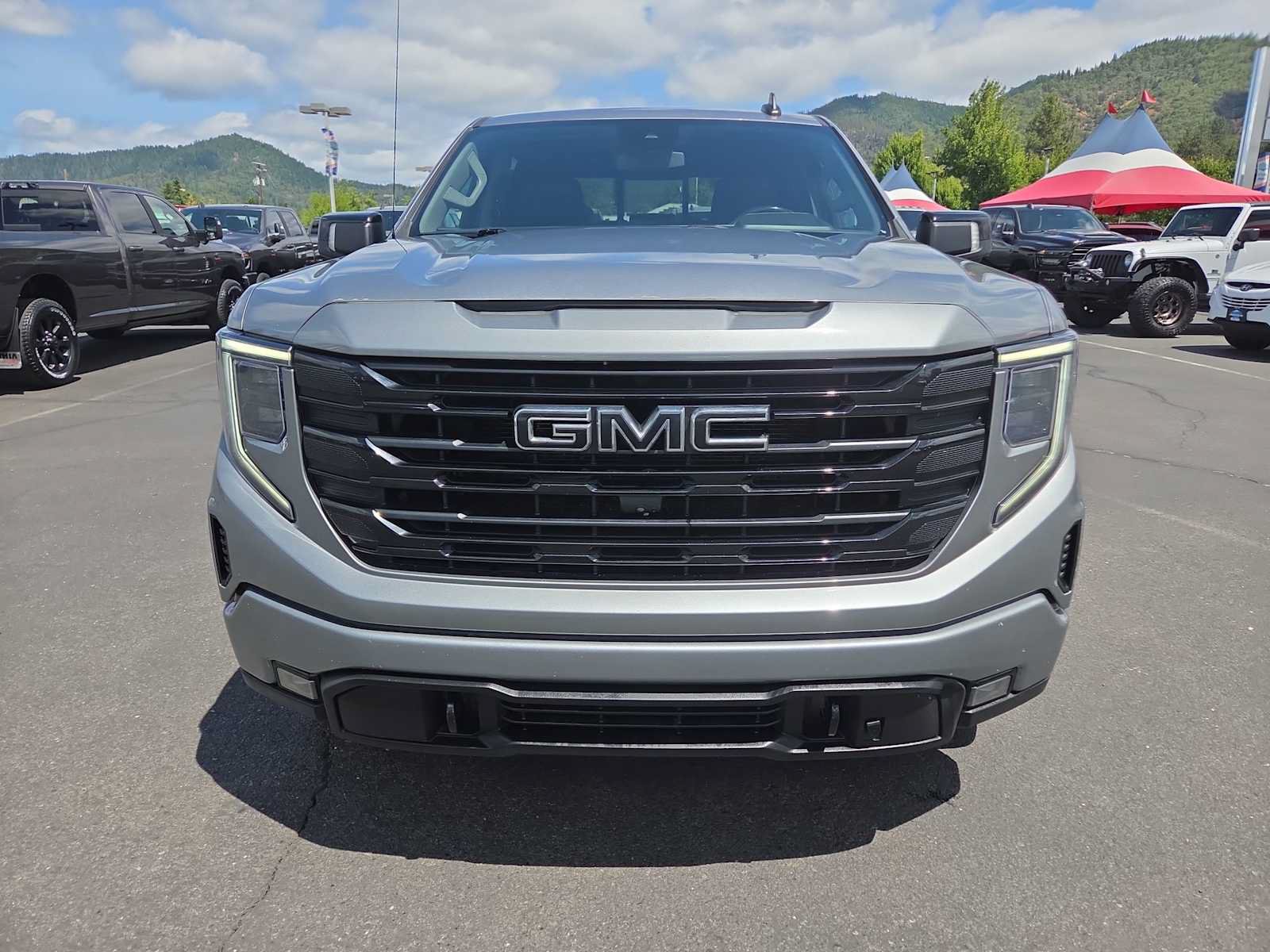 Used 2023 GMC Sierra 1500 Elevation w/ Elevation Premium Package AWD/4WD image 14