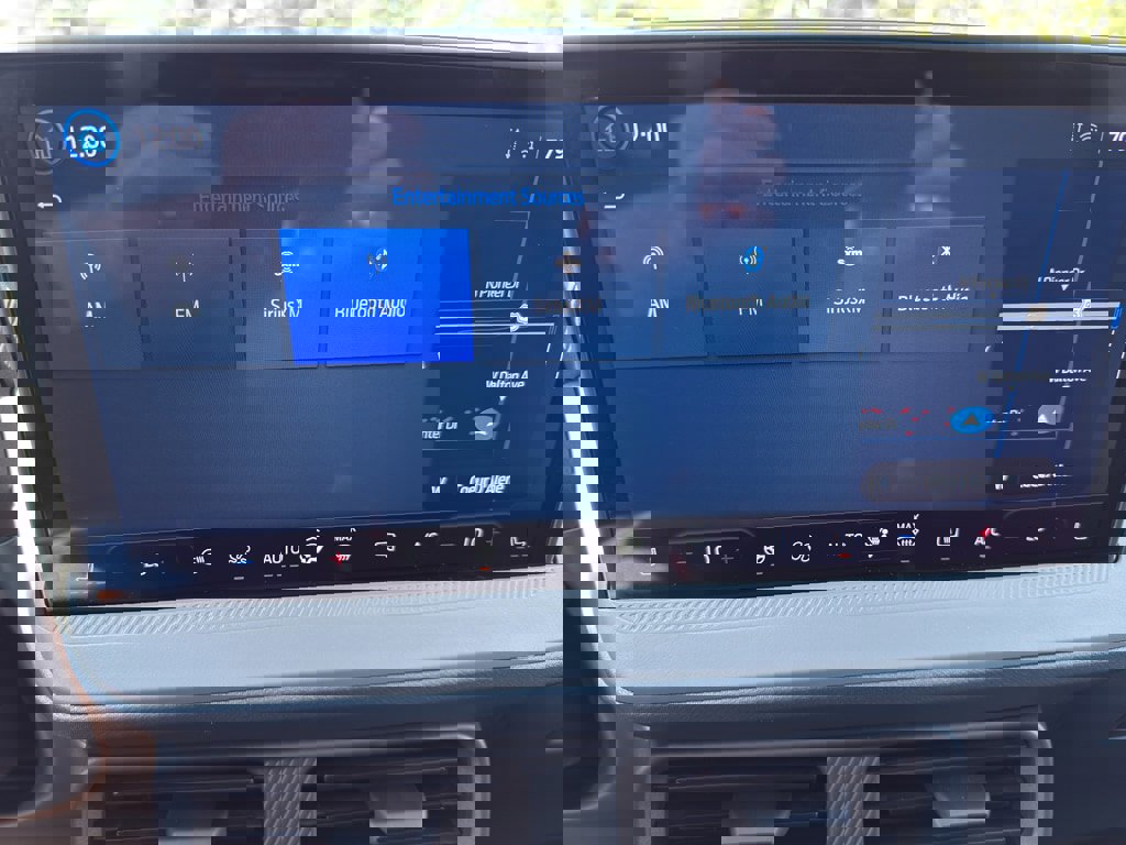 New 2025 Ford Maverick Lariat w/ Black Appearance Package image 25