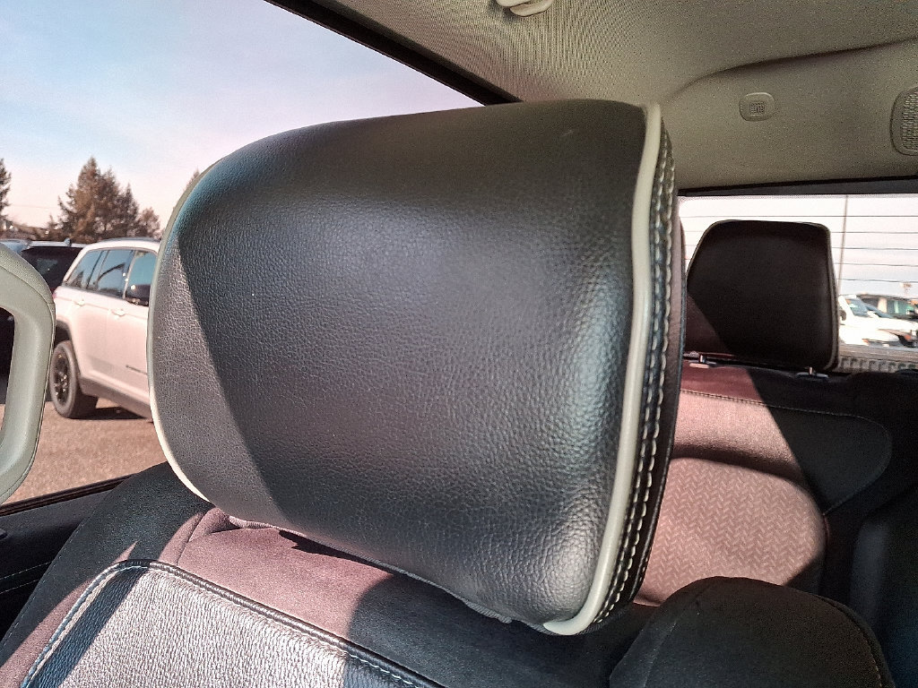 Used 2022 RAM 1500 Laramie AWD/4WD image 18