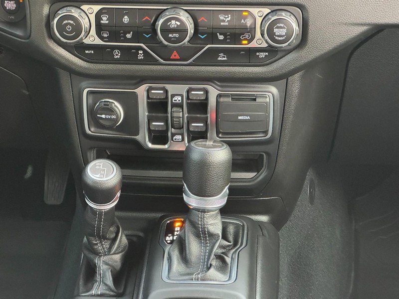 Used 2024 Jeep Gladiator Sport image 14